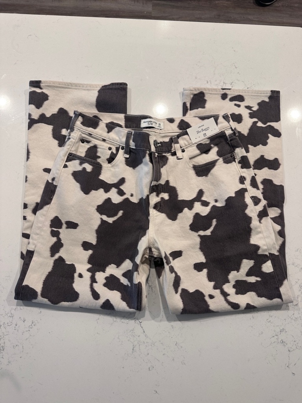 Abercrombie & Fitch Women’s Low Rise Baggy Cow Print Jean 29S - Picture 3 of 9